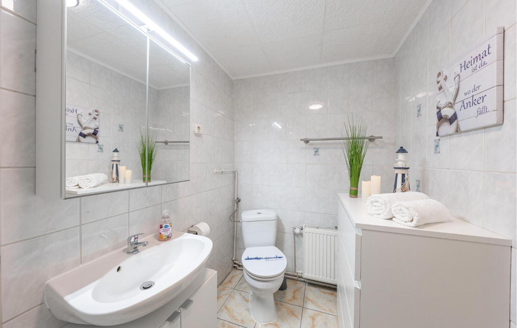 Awesome Apartment In Rostock With Kitchen מראה חיצוני תמונה