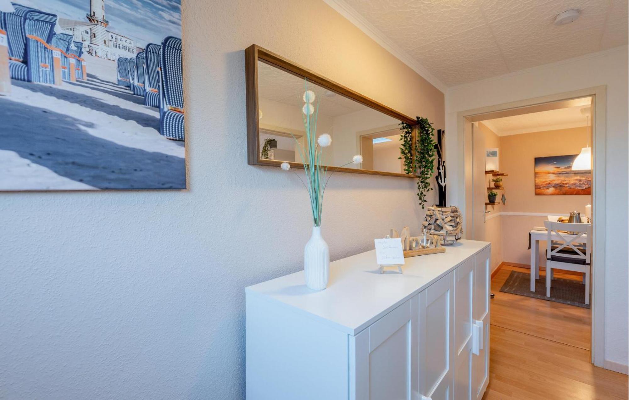 Awesome Apartment In Rostock With Kitchen מראה חיצוני תמונה