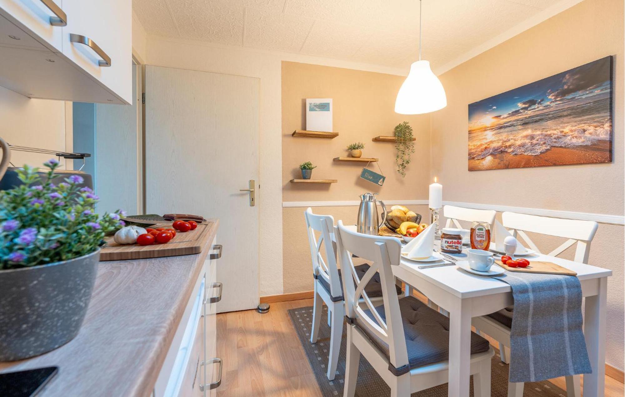 Awesome Apartment In Rostock With Kitchen מראה חיצוני תמונה